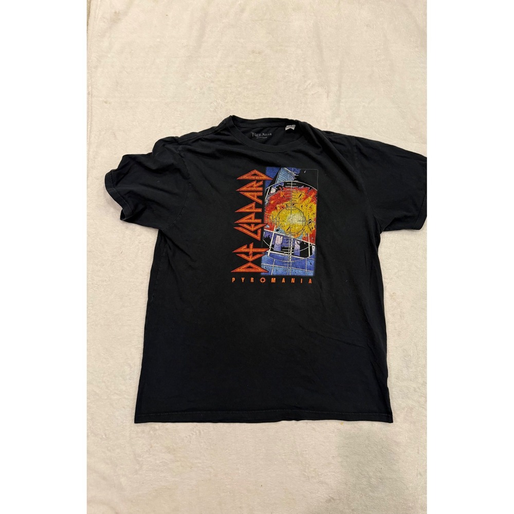 True Nation Def Leppard Pyromania Graphic T-Shirt Mens 1XLT Black Rock Band Tee